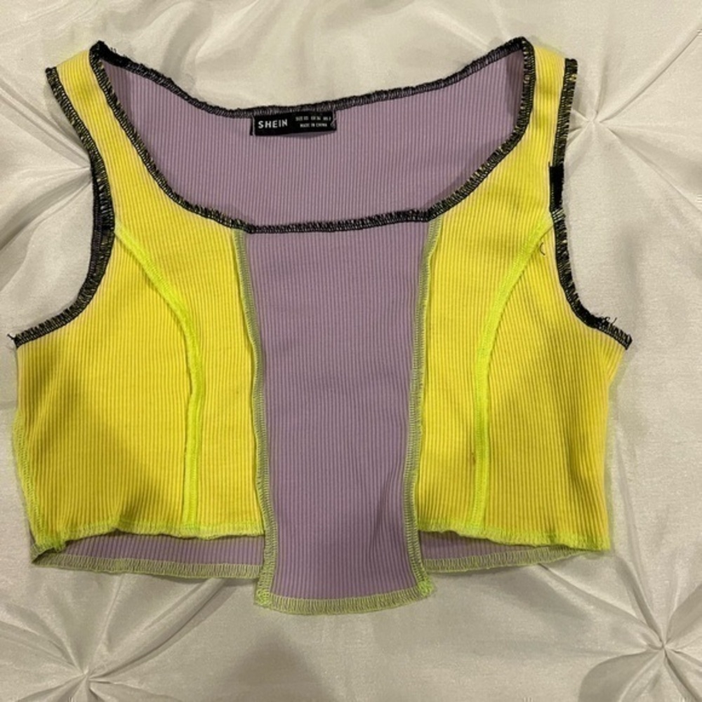 SHEIN CROP TOP SIZE XS